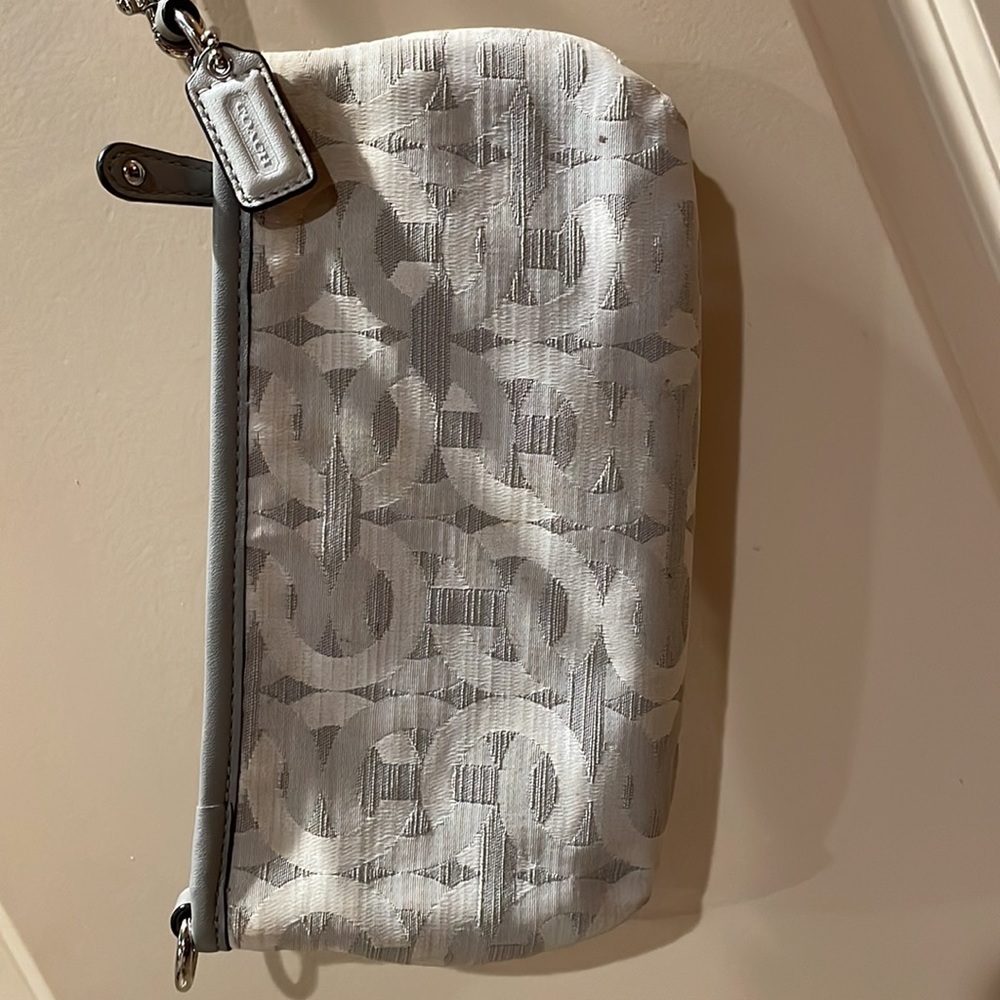 Coach wristlet - Picture 4 of 6